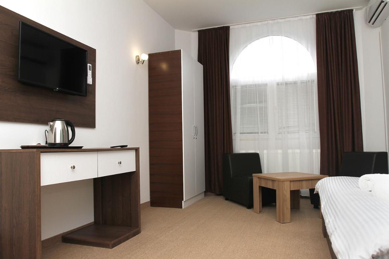 Hotel Andalus Skopje Luaran gambar