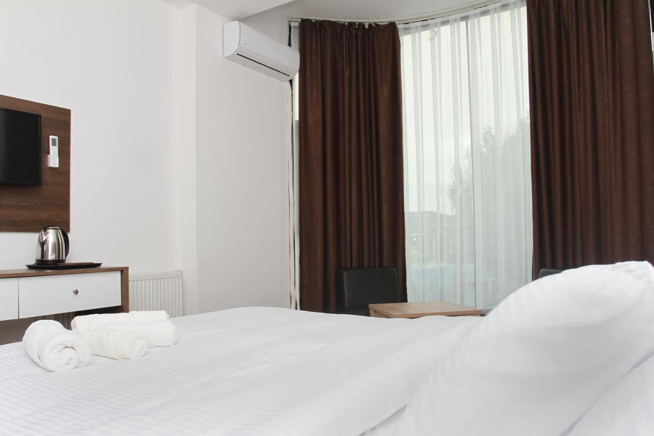 Hotel Andalus Skopje Luaran gambar