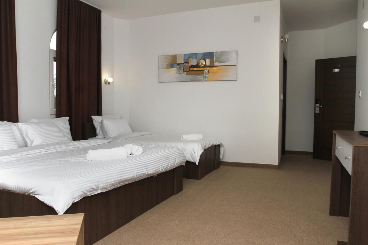 Hotel Andalus Skopje Luaran gambar