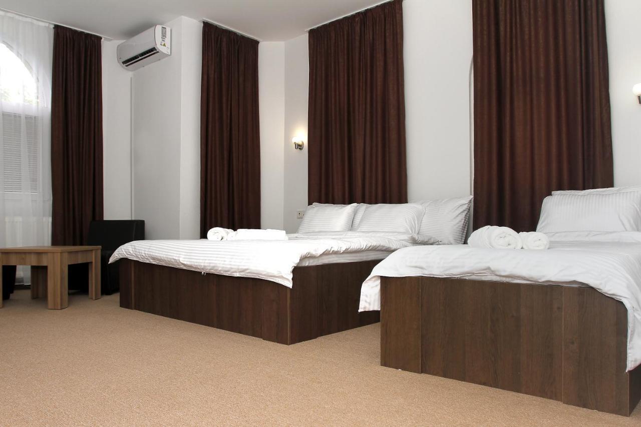 Hotel Andalus Skopje Luaran gambar