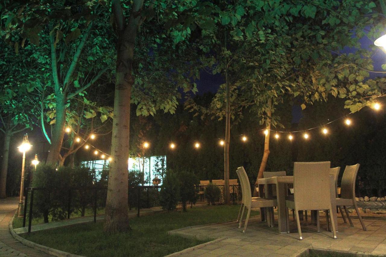 Hotel Andalus Skopje Luaran gambar