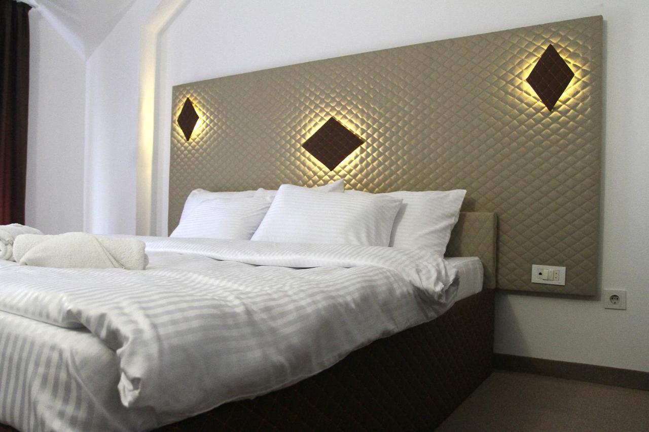 Hotel Andalus Skopje Luaran gambar