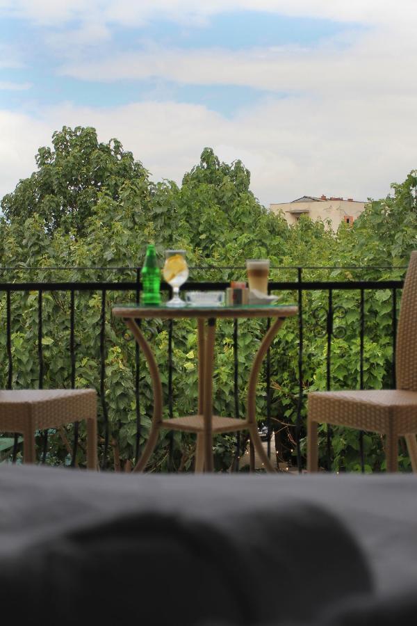 Hotel Andalus Skopje Luaran gambar