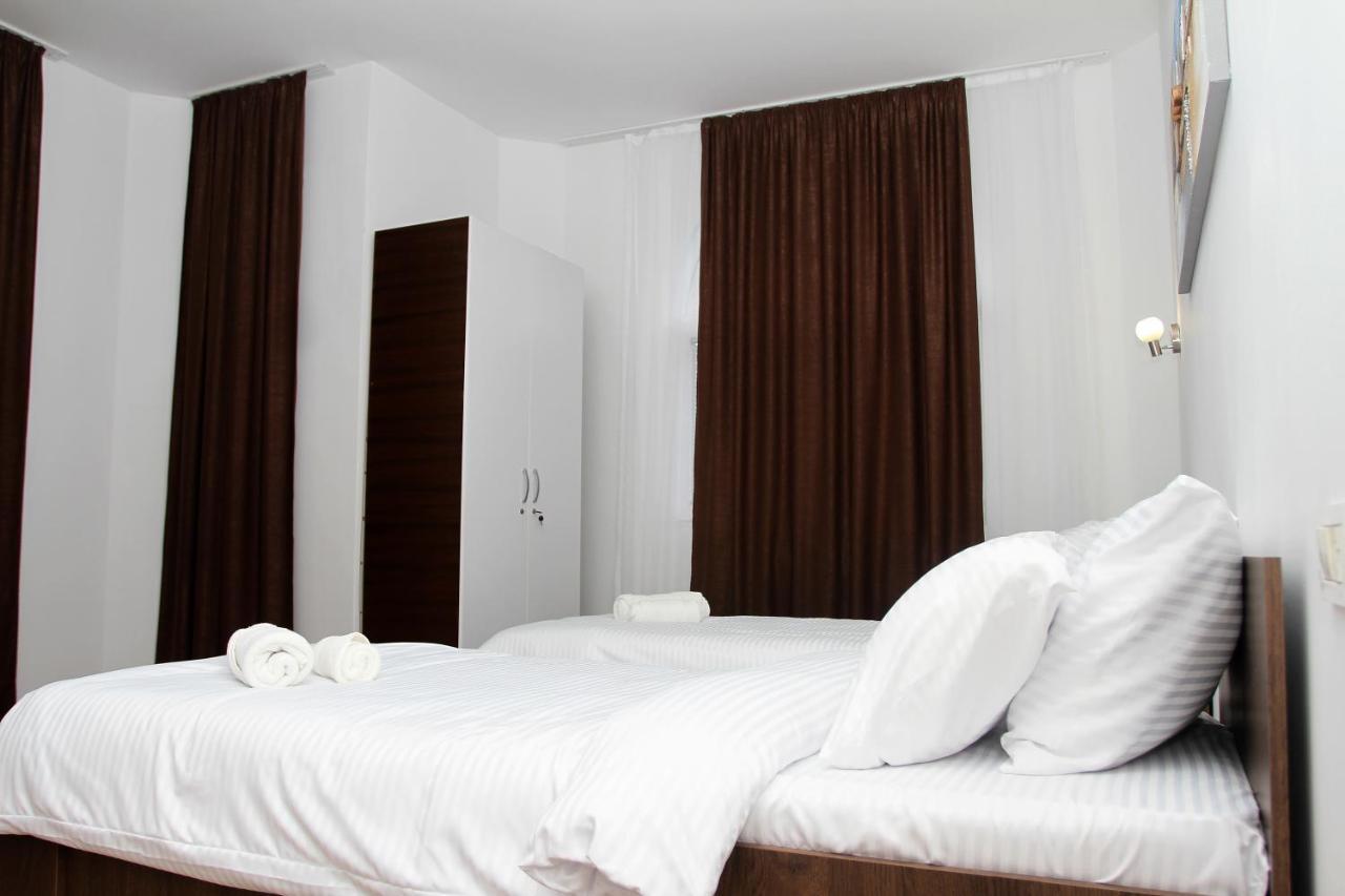 Hotel Andalus Skopje Luaran gambar