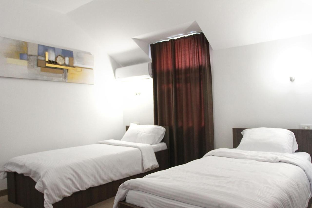 Hotel Andalus Skopje Luaran gambar