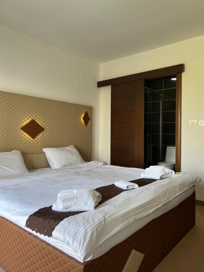 Hotel Andalus Skopje Luaran gambar